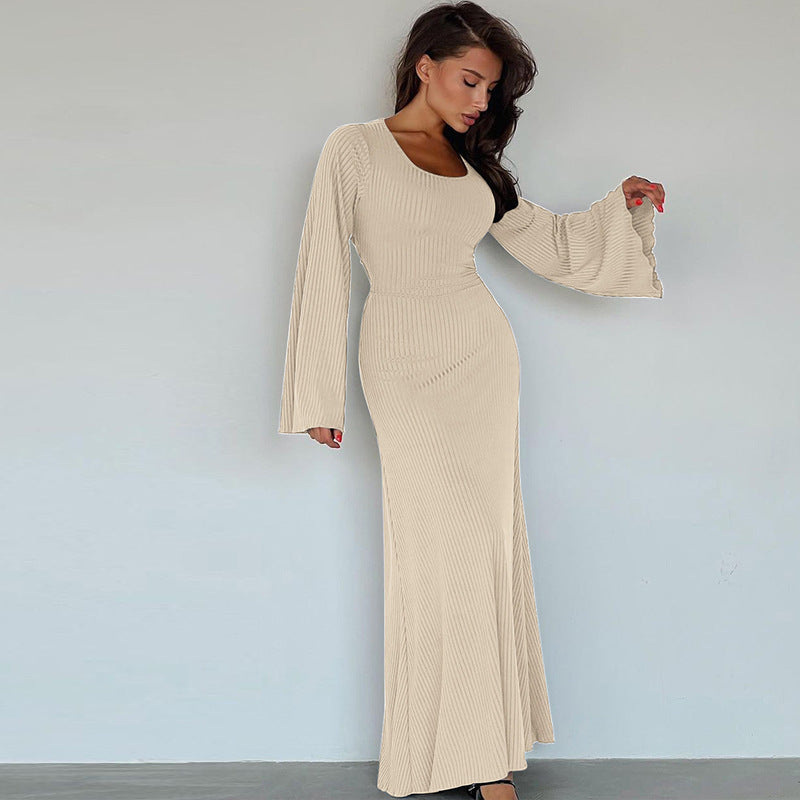 Lucy – Dress with U-neck and Long Bell Sleeves