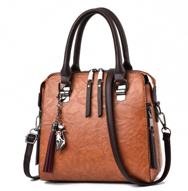 Tracy – Large Luxury Shoulder Bag with Tassels
