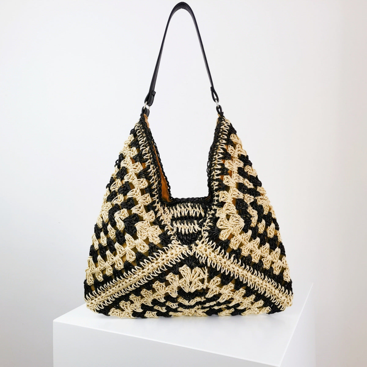 Sophia – Handmade Straw Woven Shoulder Bag with Contrast Colors