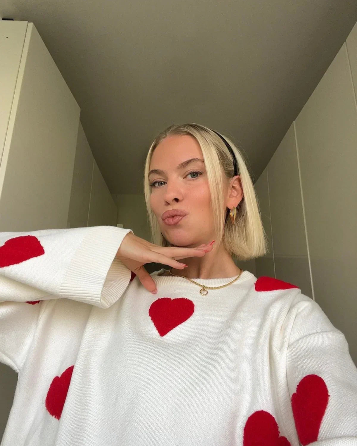 Women's Oversized Sweater with Hearts – Comfortable & Trendy for Home and Leisure Time