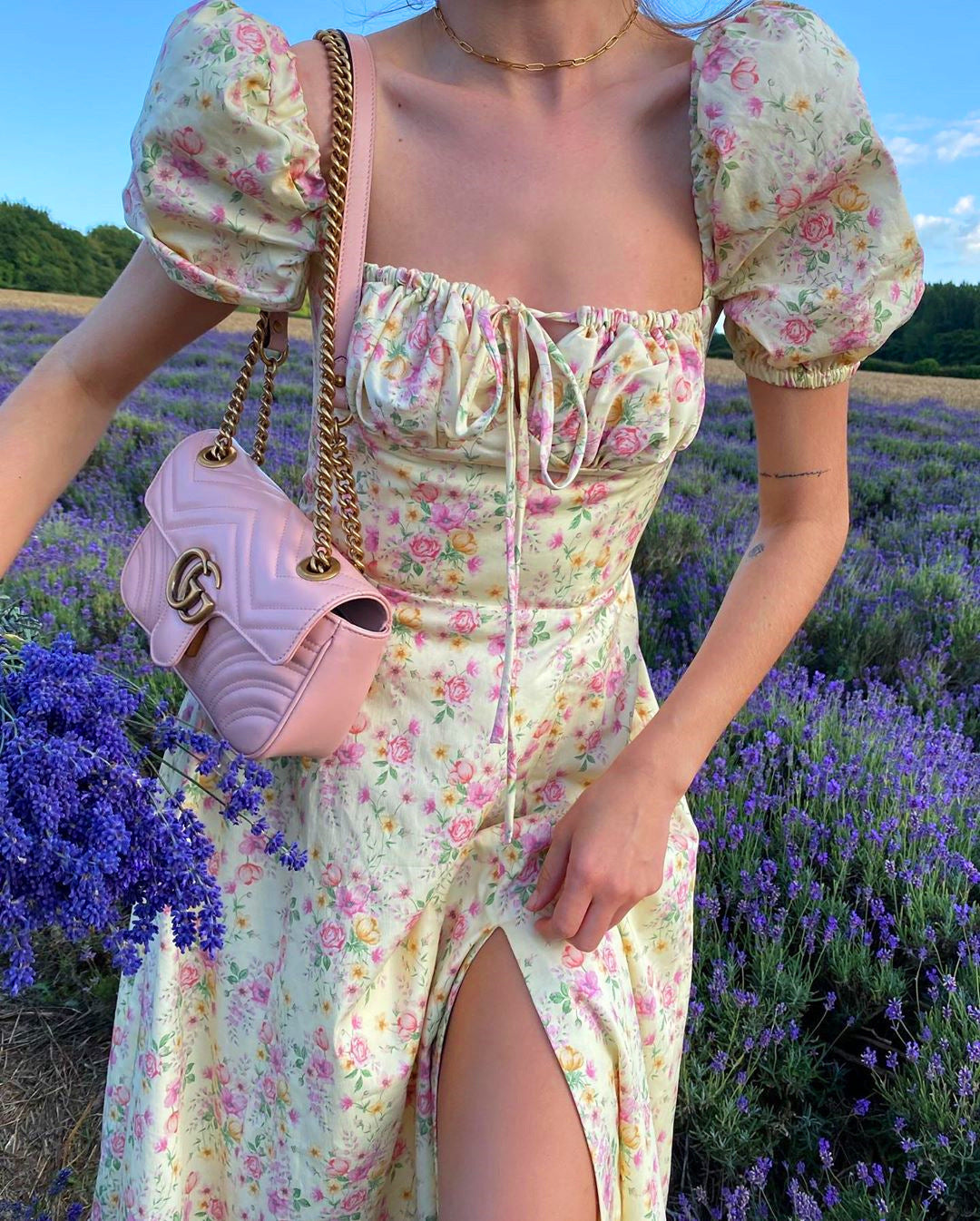 Women's maxi gala dress – Elegant floral dress with high slit and puff sleeves for party or wedding
