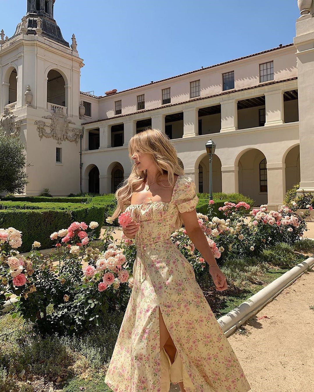Women's maxi gala dress – Elegant floral dress with high slit and puff sleeves for party or wedding