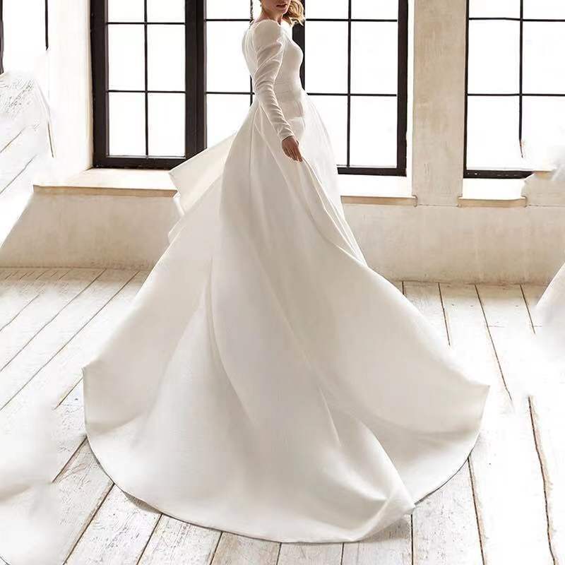 Gillian – Elegant Long Dress with Satin Finish