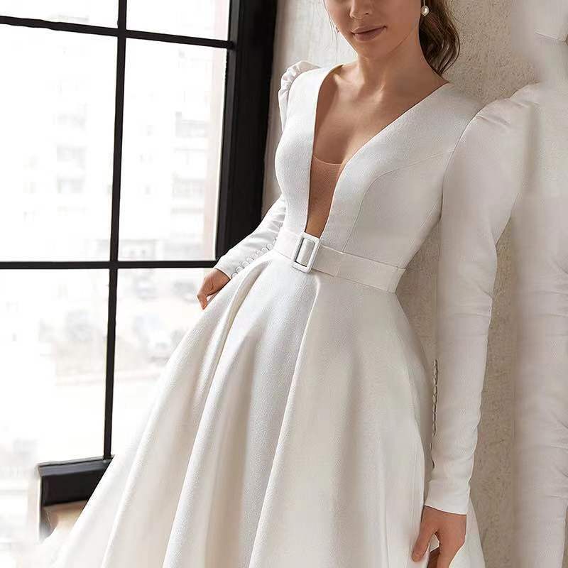 Gillian – Elegant Long Dress with Satin Finish