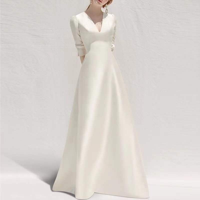 Gillian – Elegant Long Dress with Satin Finish