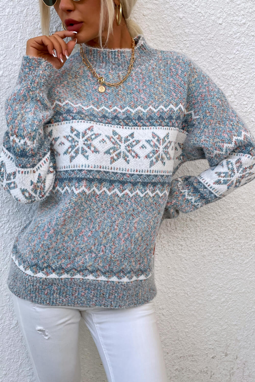 Women's Knitted Winter Sweater with Scandinavian Pattern – Comfortable Casual Snowflake Sweater