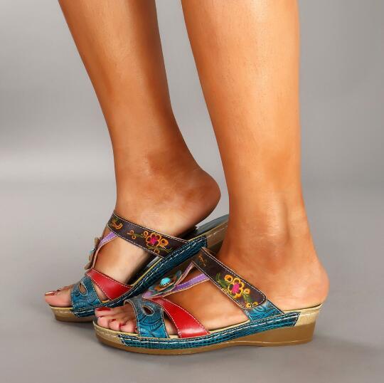 Hayley – Hakken Slippers with Ethnic Flowers for Women