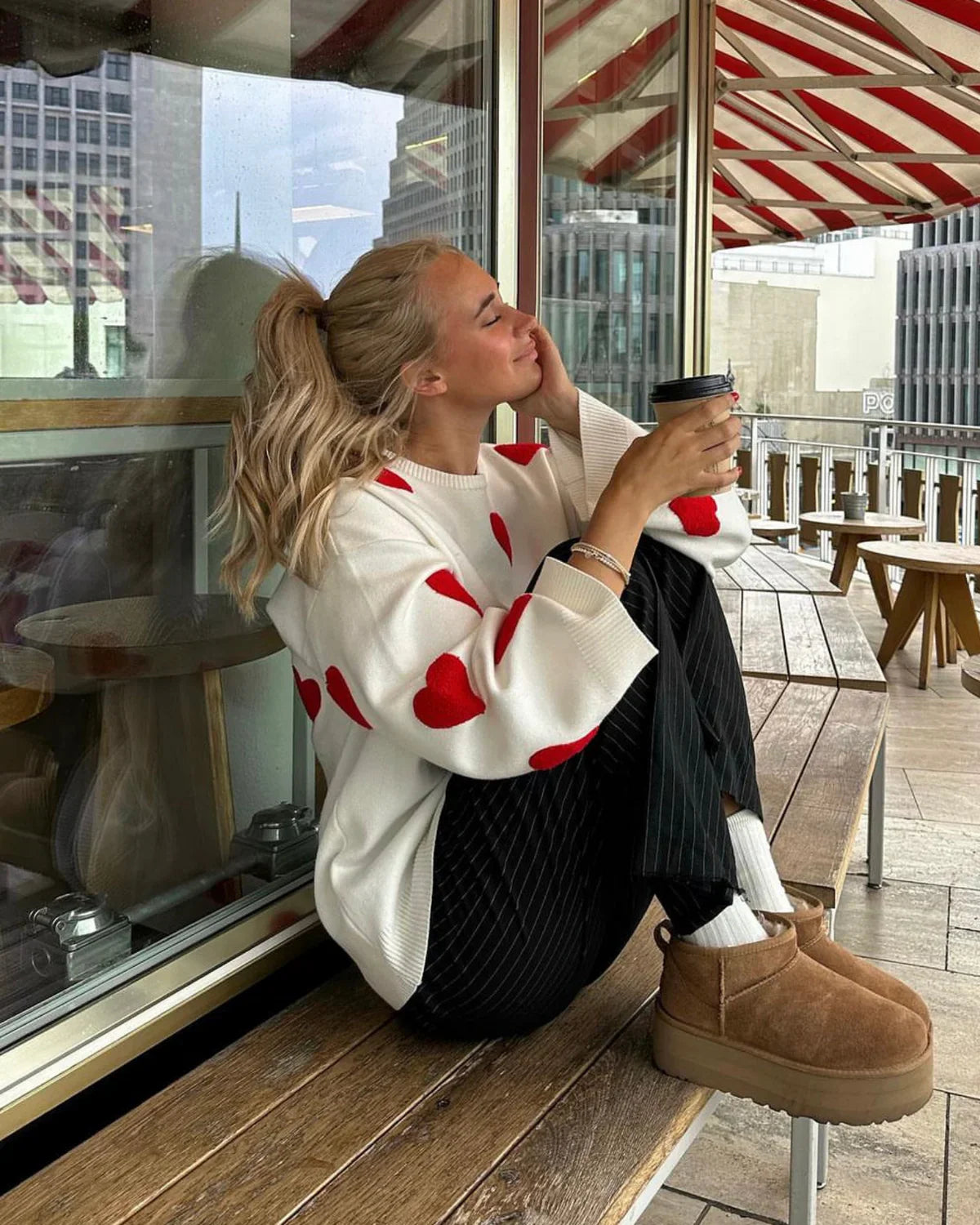 Women's Oversized Sweater with Hearts – Comfortable & Trendy for Home and Leisure Time