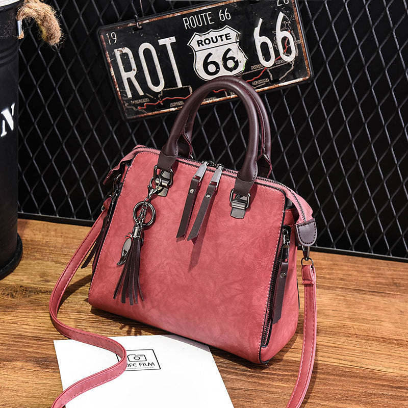 Tracy – Large Luxury Shoulder Bag with Tassels