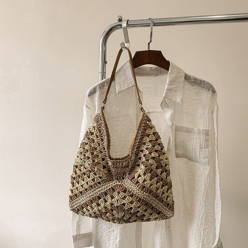 Sophia – Handmade Straw Woven Shoulder Bag with Contrast Colors