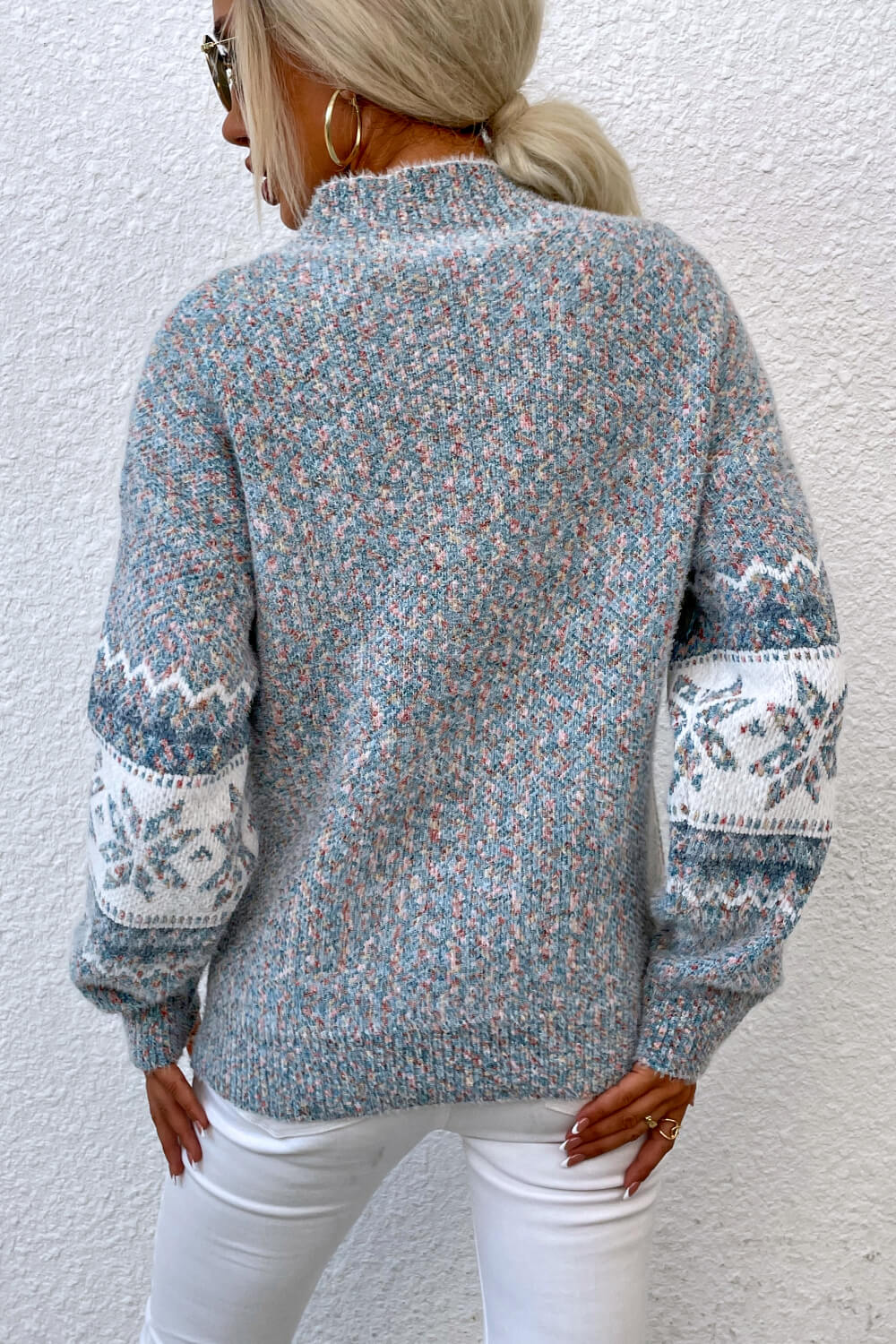 Women's Knitted Winter Sweater with Scandinavian Pattern – Comfortable Casual Snowflake Sweater