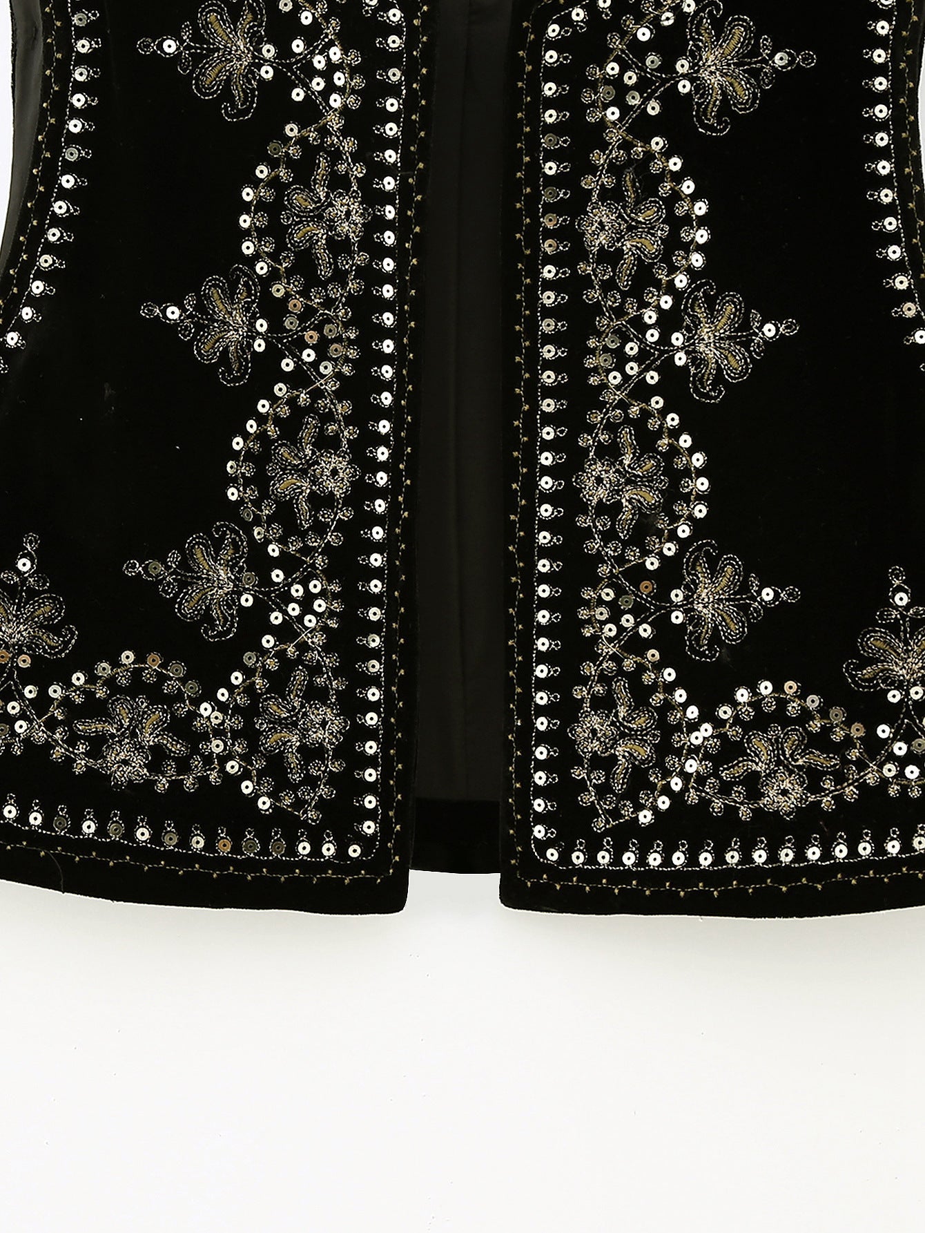 Nicola – Retro Embroidered Velvet Jacket