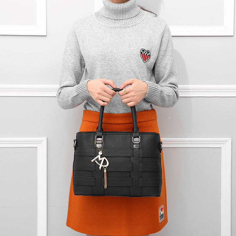 Lucy – Trendy Women's Shoulder Bag