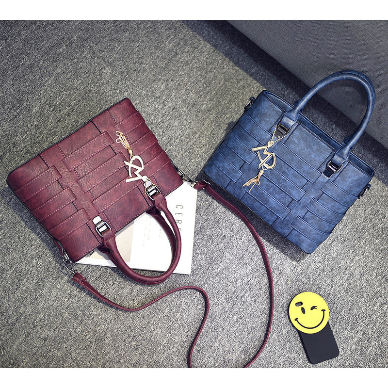 Lucy – Trendy Women's Shoulder Bag