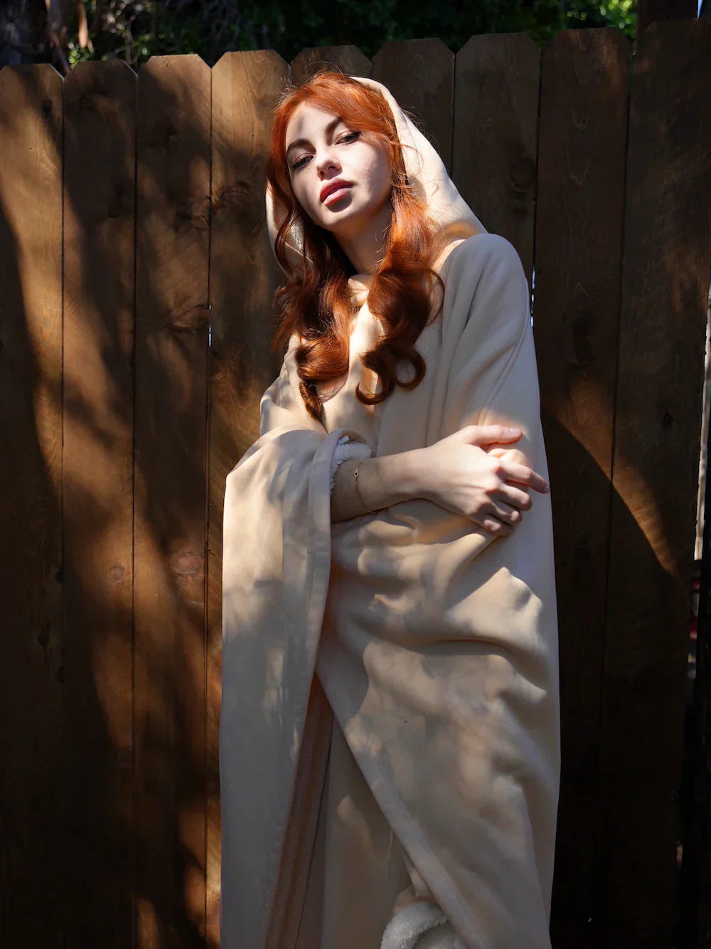 Women's Oversized Hoodie Blanket – Comfortable Loungewear for Home & Outside
