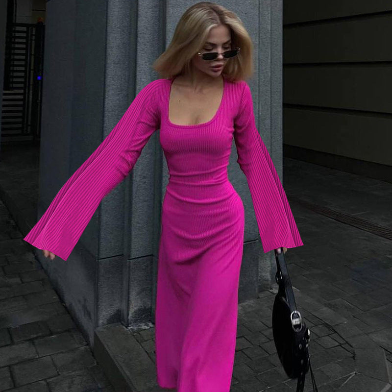 Lucy – Dress with U-neck and Long Bell Sleeves