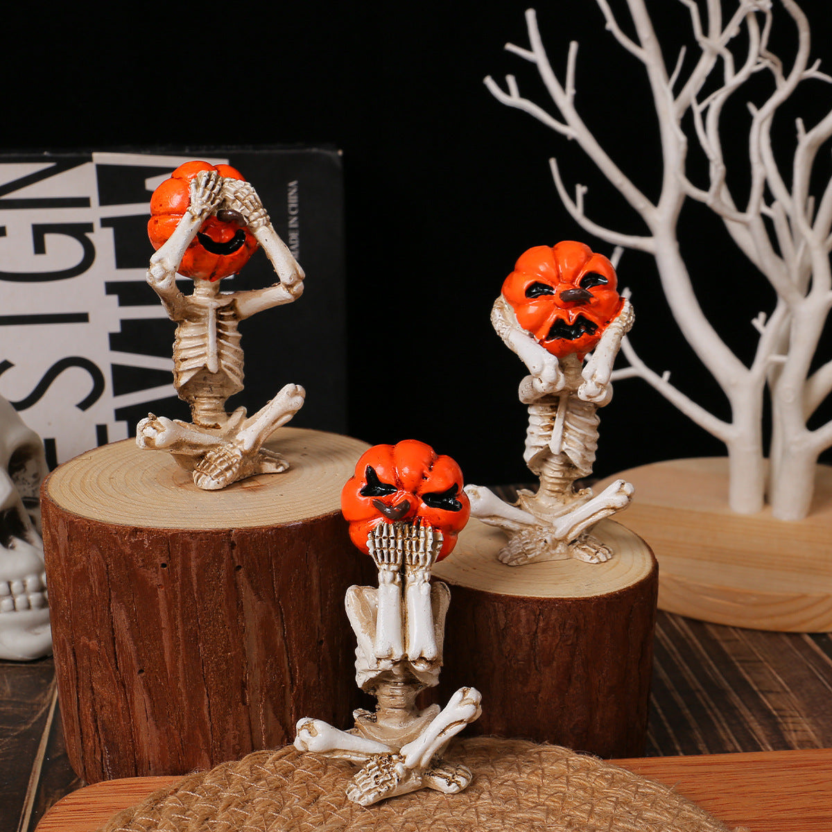 Halloween Decoration Set – Three Talking Pumpkin Skeleton Figurines for Party and Atmospheric Decoration