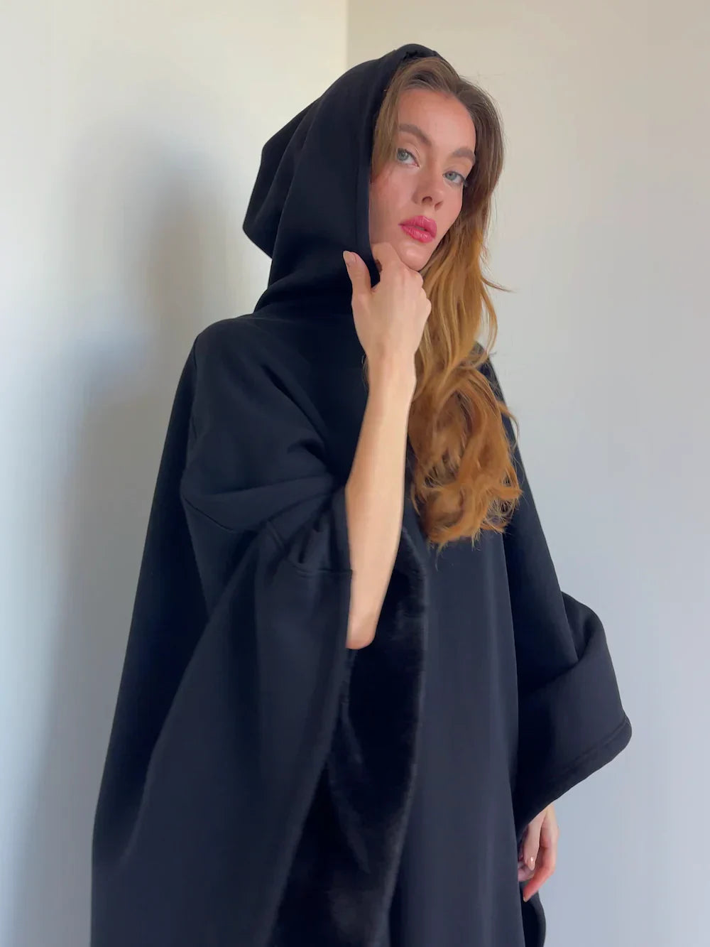 Women's Oversized Hoodie Blanket – Comfortable Loungewear for Home & Outside