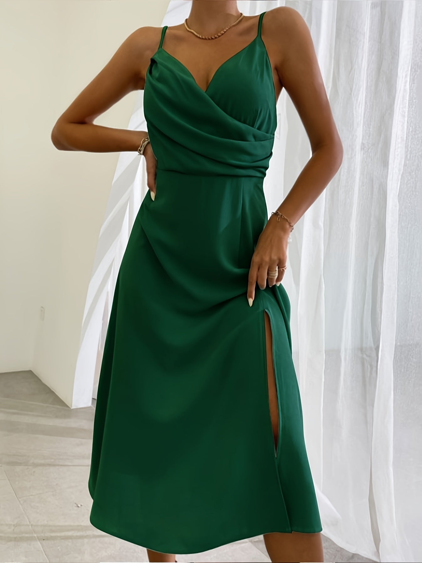 Mary – V-neck Slip Dress with Low Neckline and Print