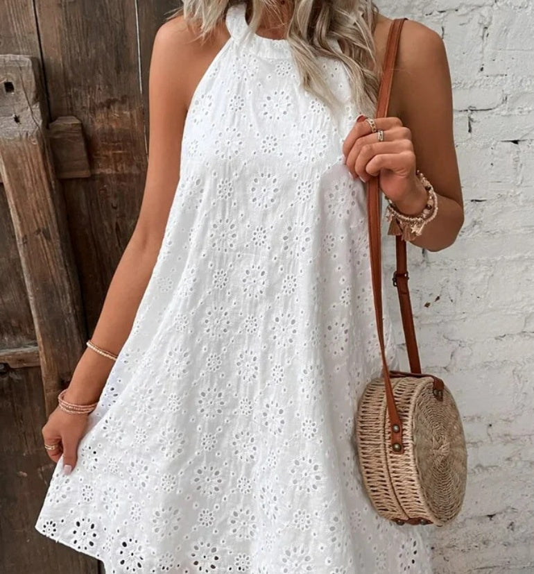Judith – Sleeveless Dress with Button and Lace