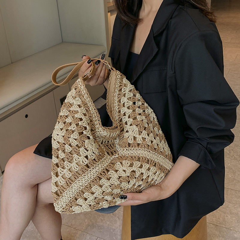 Sophia – Handmade Straw Woven Shoulder Bag with Contrast Colors