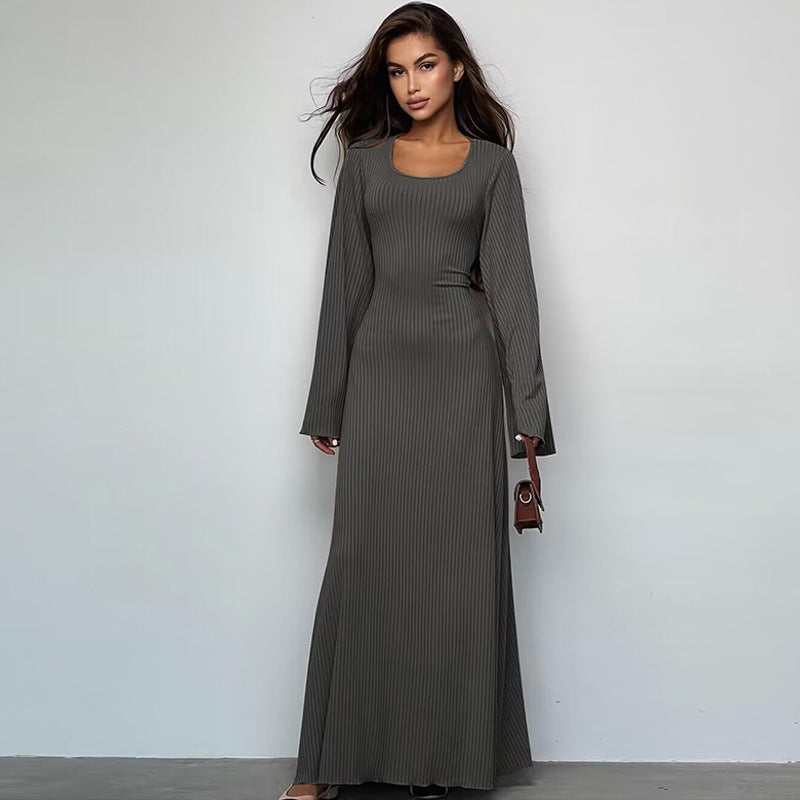 Lucy – Dress with U-neck and Long Bell Sleeves
