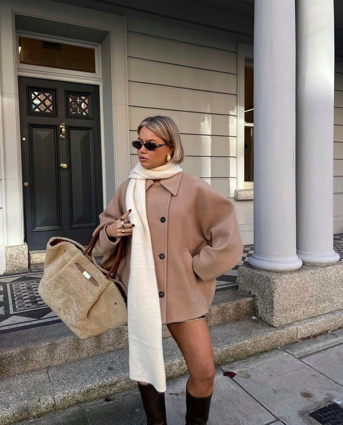 Women's oversized wool coat – fashionable boxy fit coat for autumn and winter, casual & chic