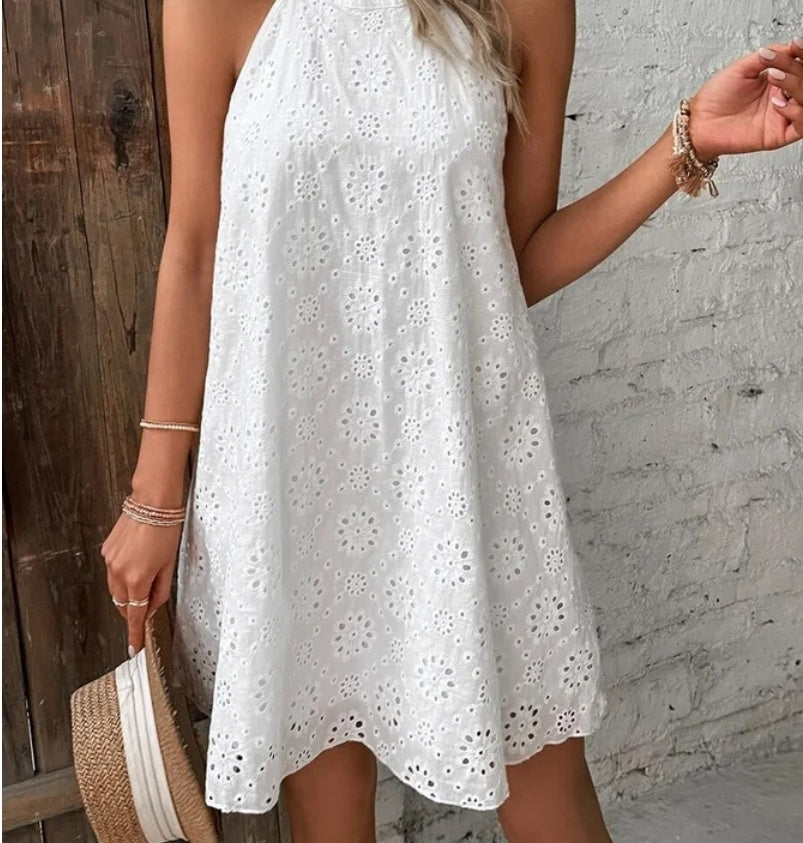 Judith – Sleeveless Dress with Button and Lace