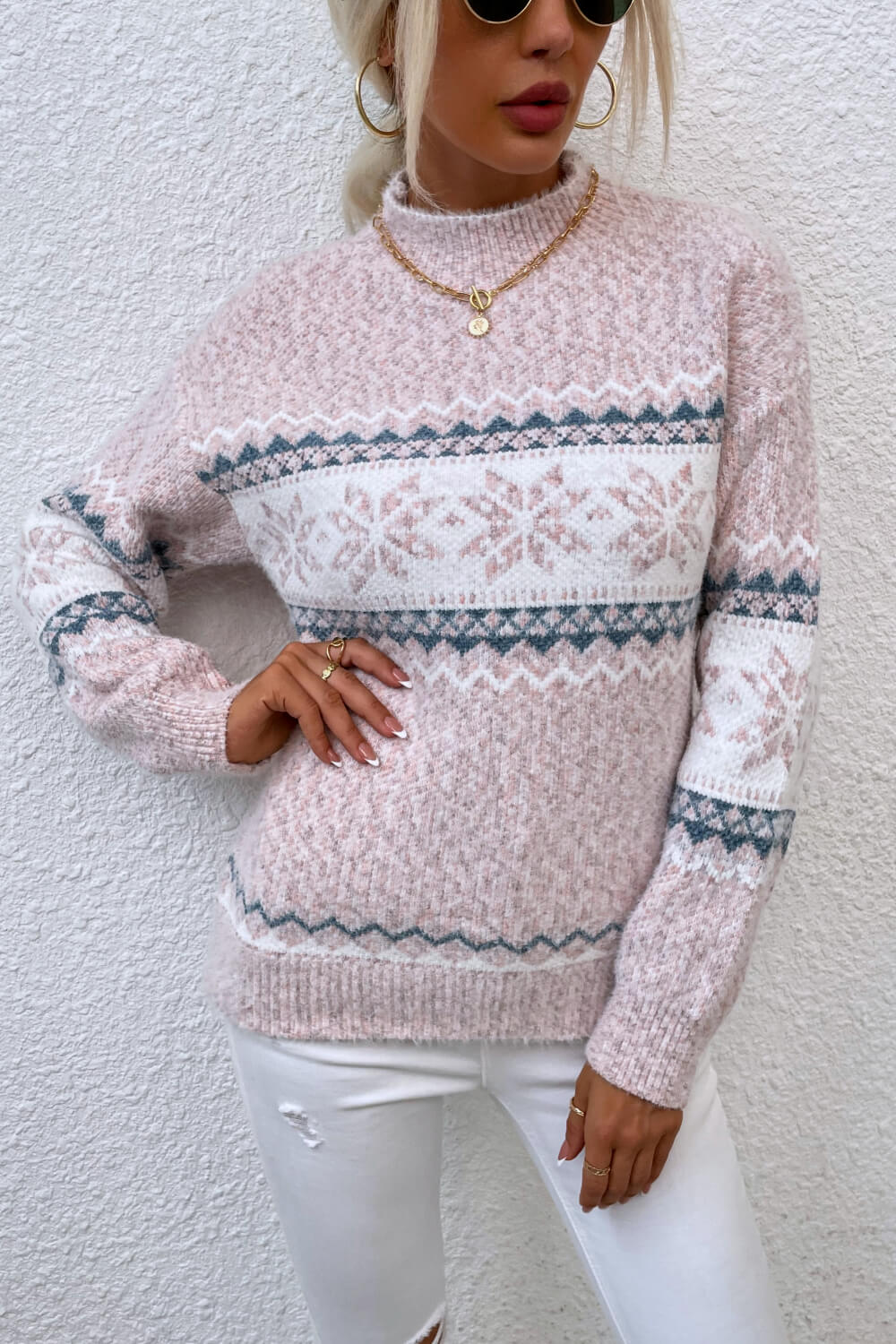 Women's Knitted Winter Sweater with Scandinavian Pattern – Comfortable Casual Snowflake Sweater