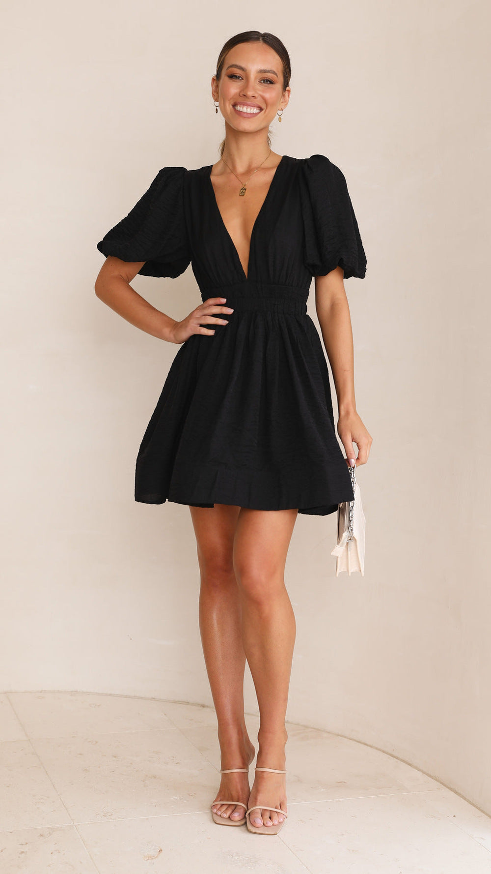 Women's summer dress – Short V-neck dress with waist accent and airy lantern sleeves