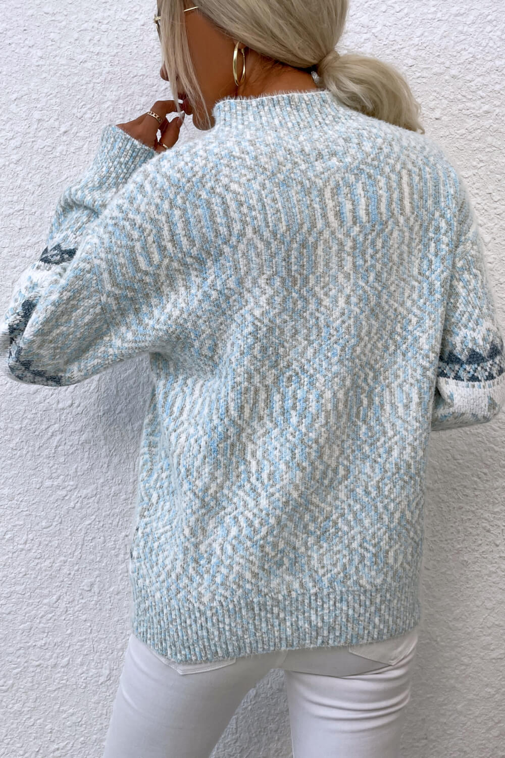 Women's Knitted Winter Sweater with Scandinavian Pattern – Comfortable Casual Snowflake Sweater