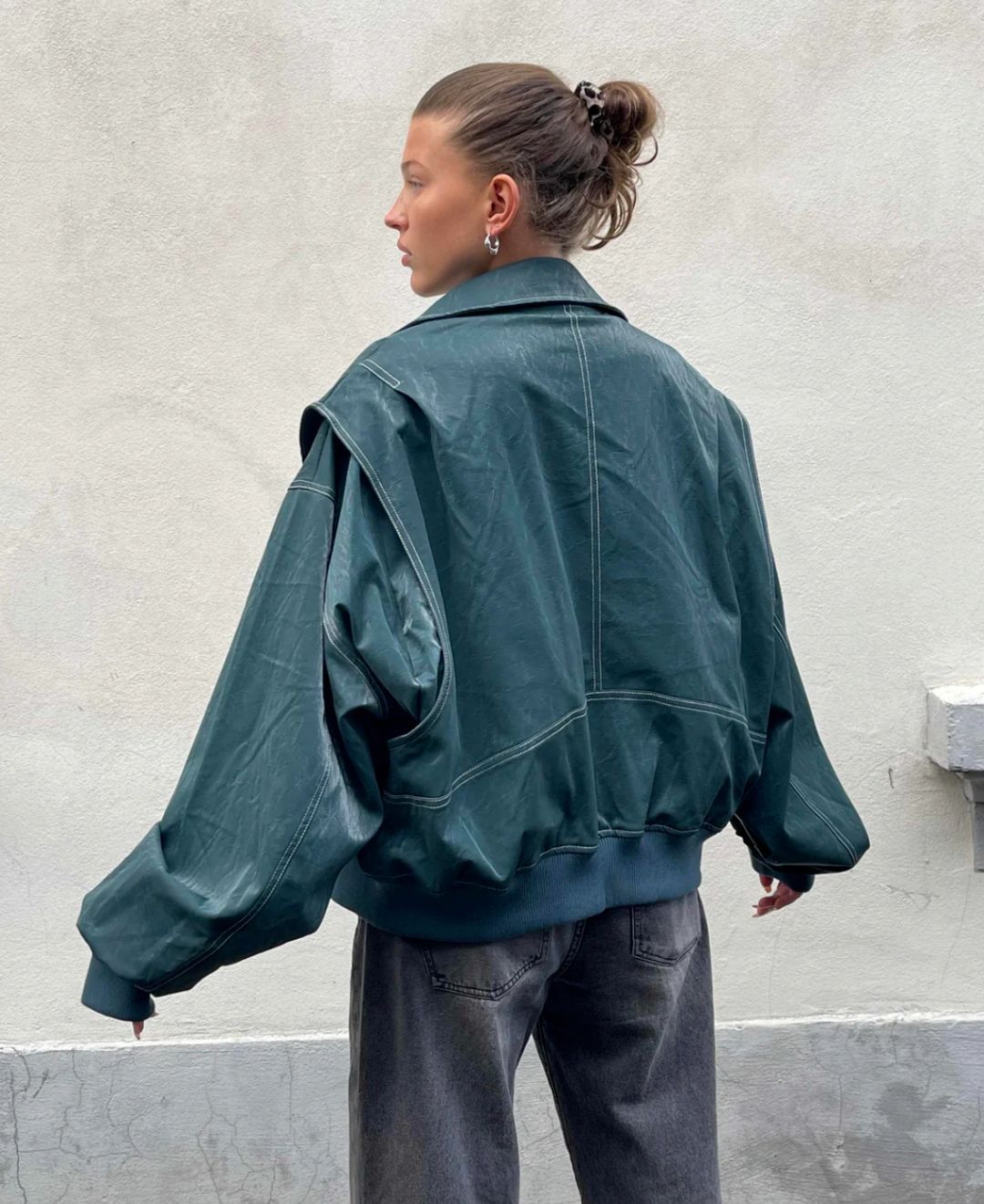 Women's Oversized Bomber Jacket – Trendy Streetwear Style – Casual Comfort for Every Day