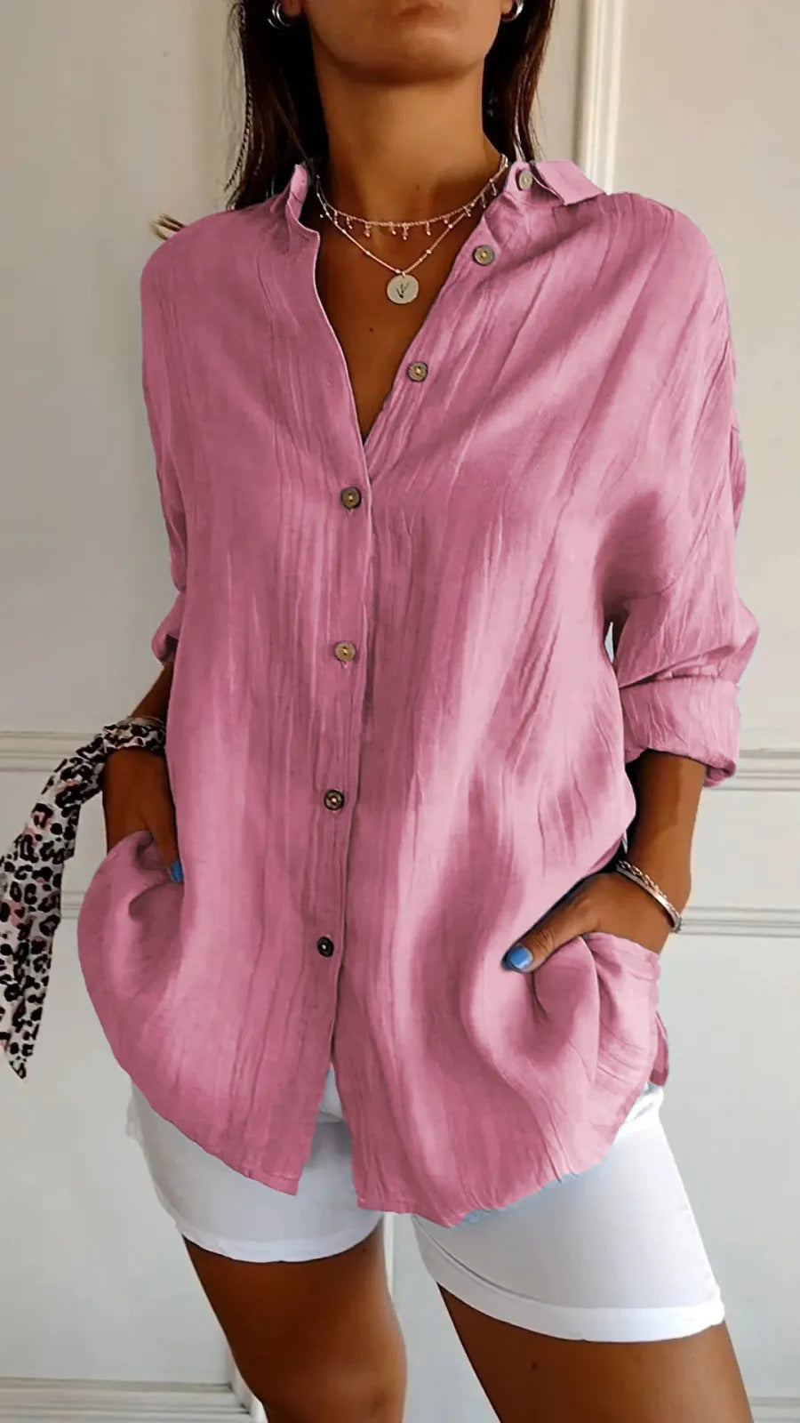Women's blouse with long sleeves – loose-fitting button-down tunic top for daily use