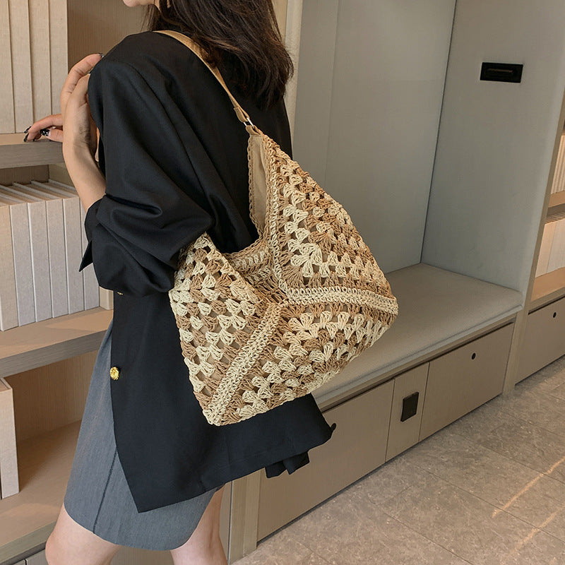 Sophia – Handmade Straw Woven Shoulder Bag with Contrast Colors