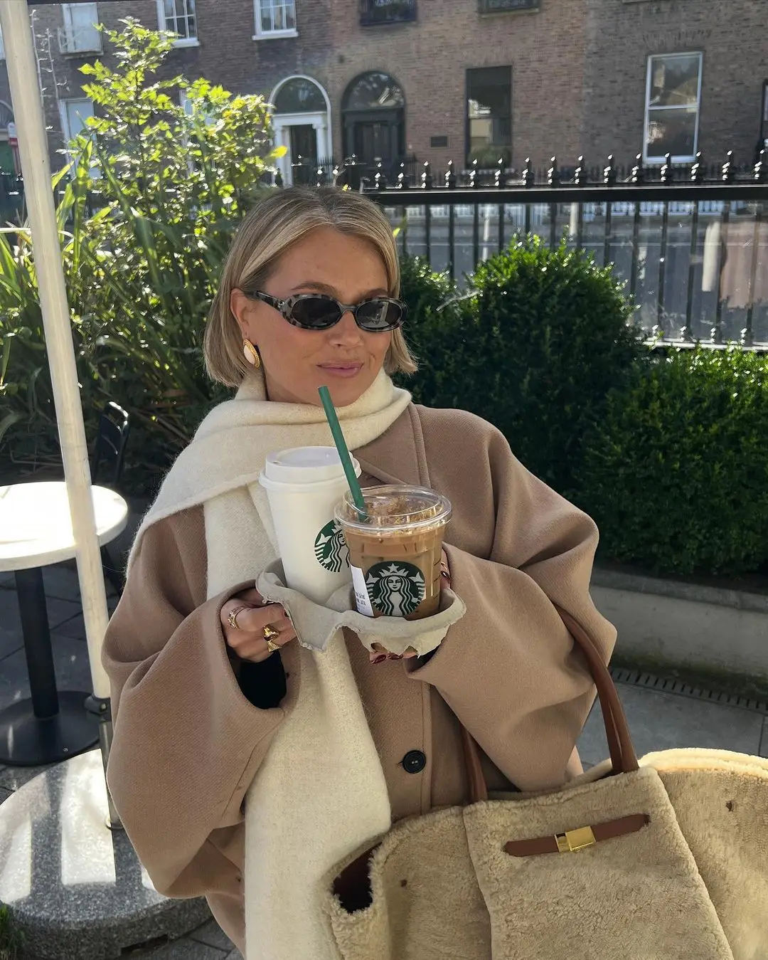 Women's oversized wool coat – fashionable boxy fit coat for autumn and winter, casual & chic