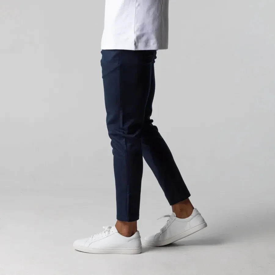 Men's Slim-Fit Chino Pants – Modern and Comfortable for Work and Leisure