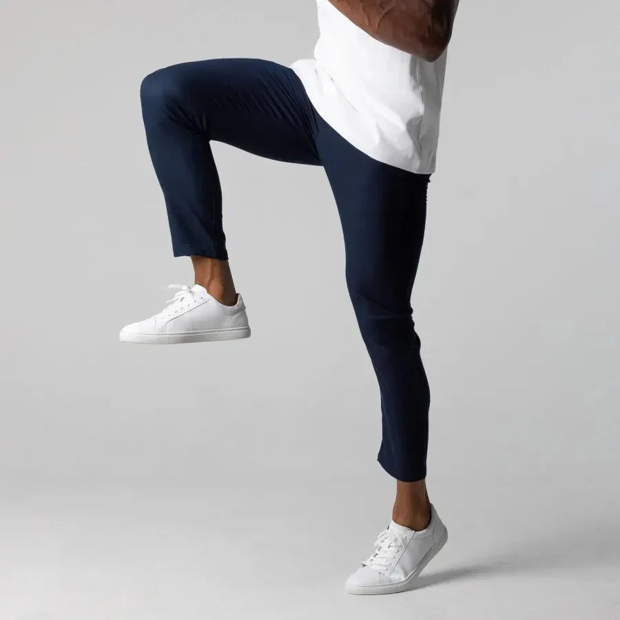 Men's Slim-Fit Chino Pants – Modern and Comfortable for Work and Leisure