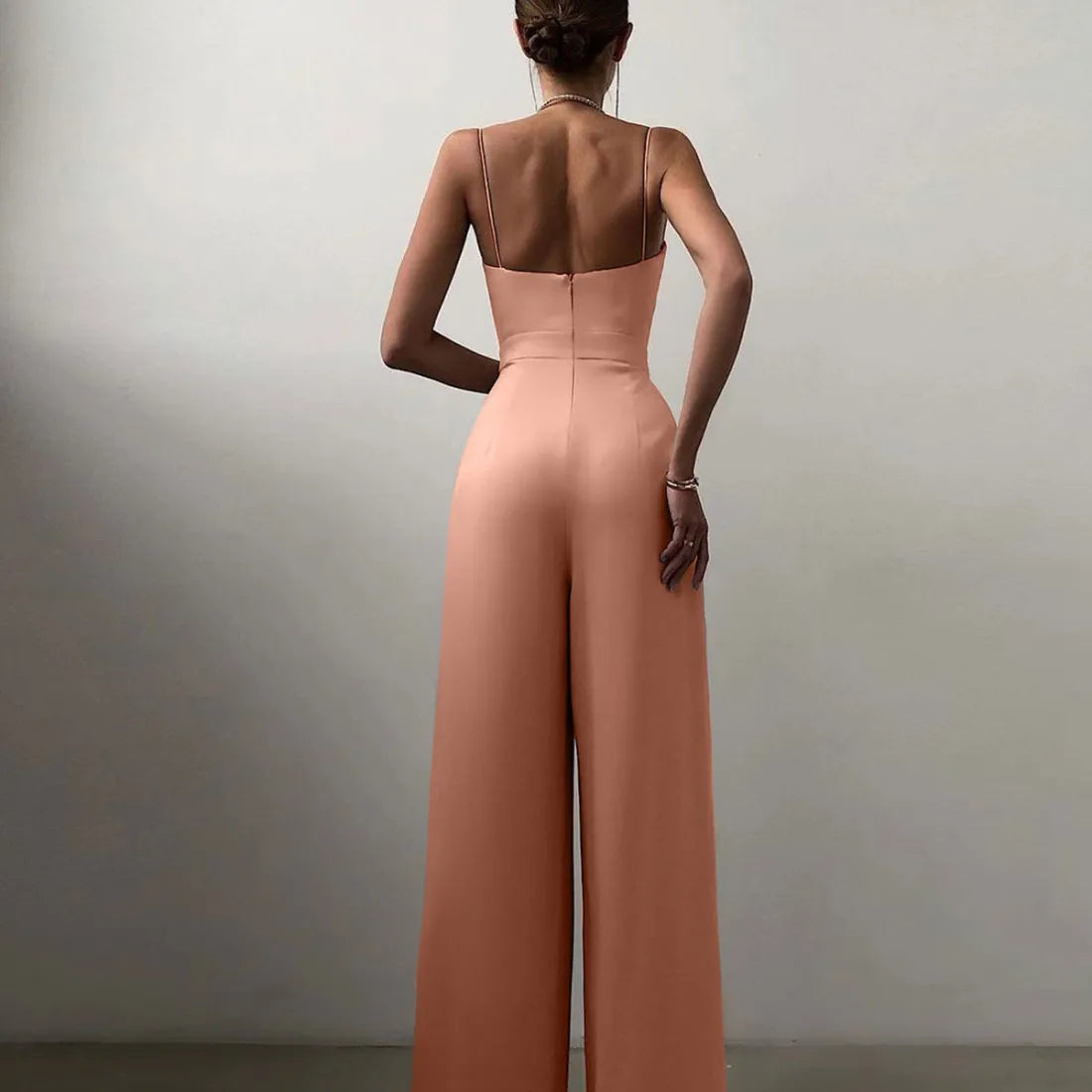 Julie – Elegant Women's Sleeveless Jumpsuit with V-Neck and Wide Legs for Summer