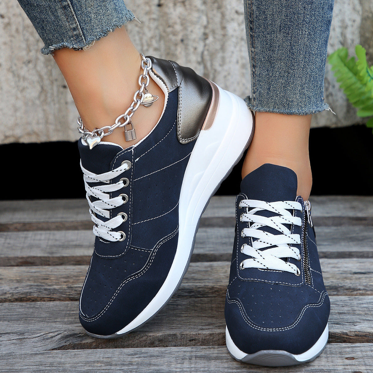 Jessica – Fashionable Lace-up Shoes for Women with Comfortable Thick Sole