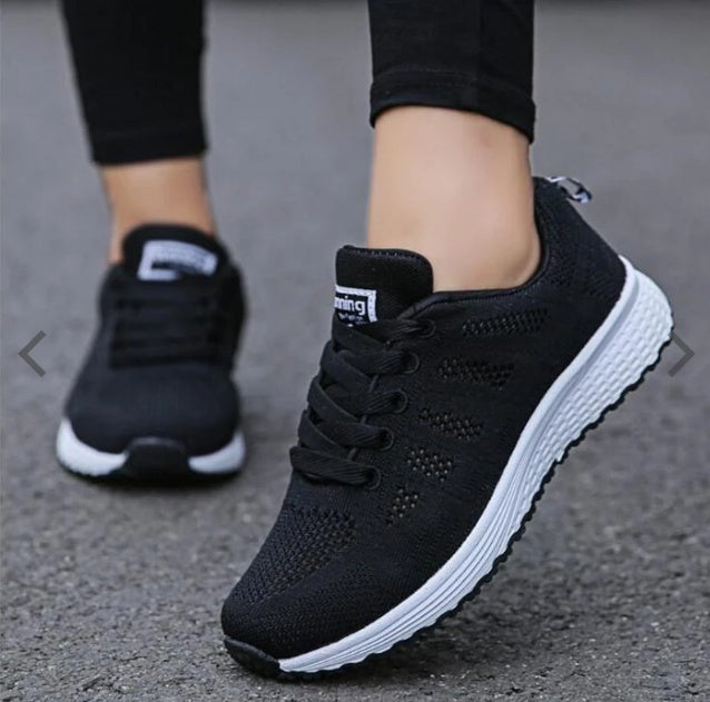 Kathleen – Sporty Women's Sneakers