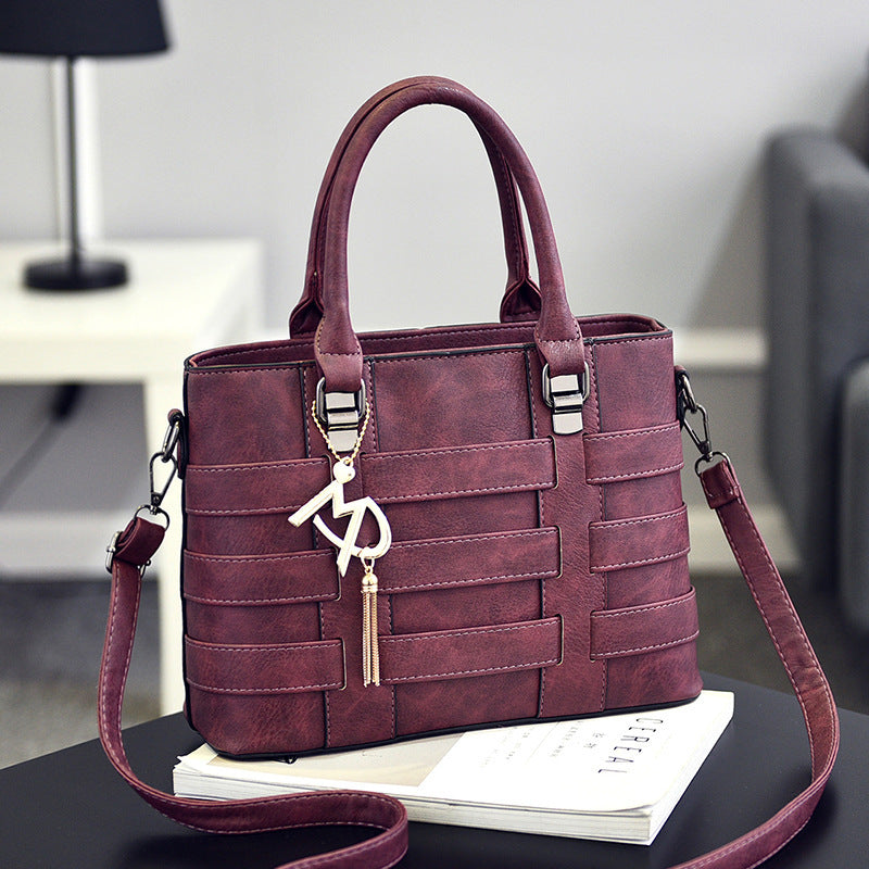 Lucy – Trendy Women's Shoulder Bag