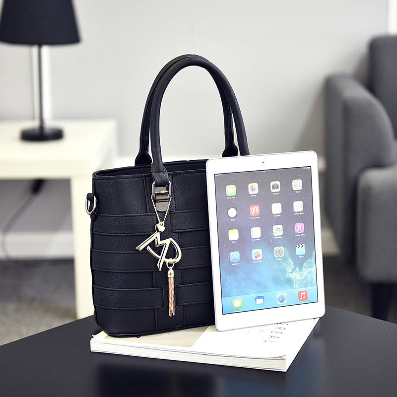 Lucy – Trendy Women's Shoulder Bag