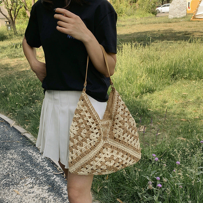 Sophia – Handmade Straw Woven Shoulder Bag with Contrast Colors