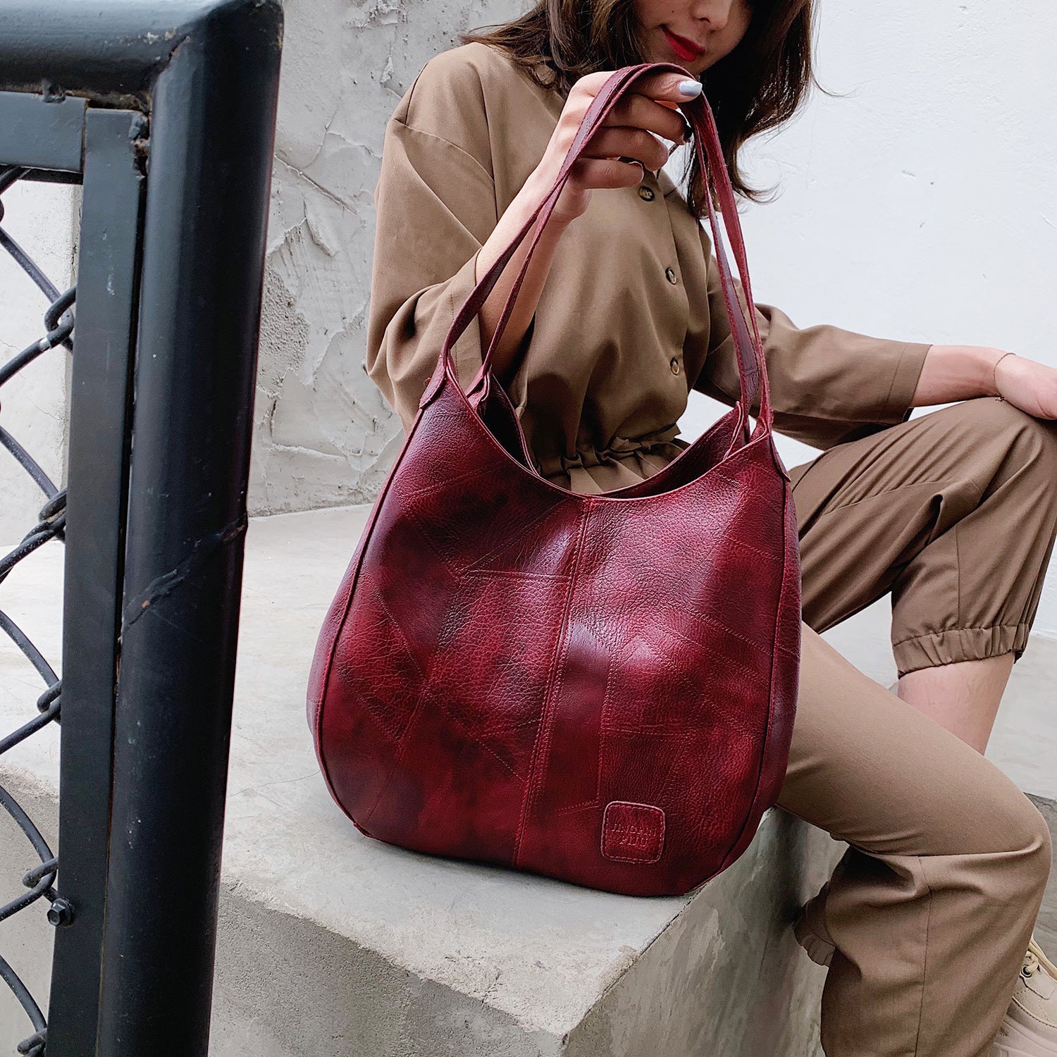 Tara – Vintage Luxe Shoulder Bag