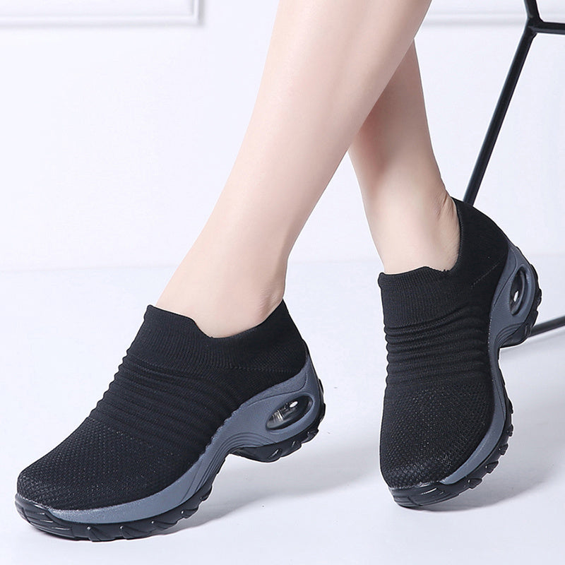 Gerald – Dancing Soft Sole Woven Flying Shoes
