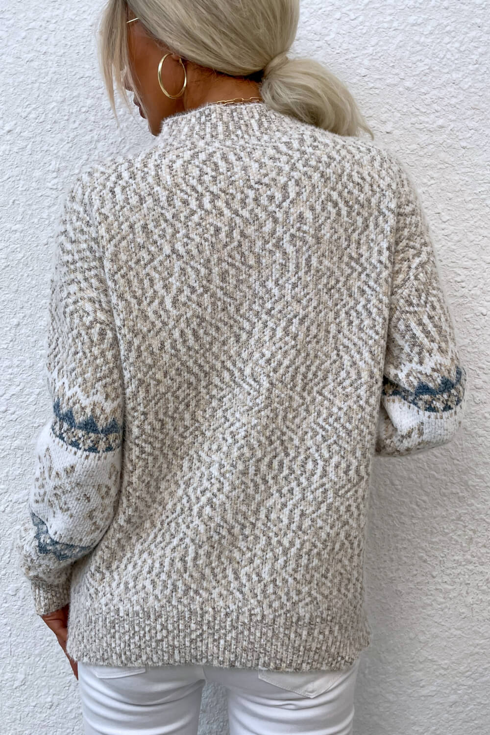 Women's Knitted Winter Sweater with Scandinavian Pattern – Comfortable Casual Snowflake Sweater
