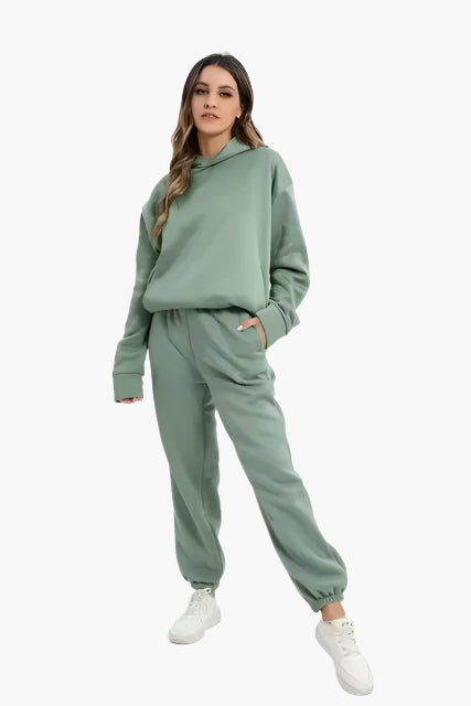 Women's Oversized Hoodie and Jogging Pants Set – Comfortable Loungewear for Winter and Leisure Time