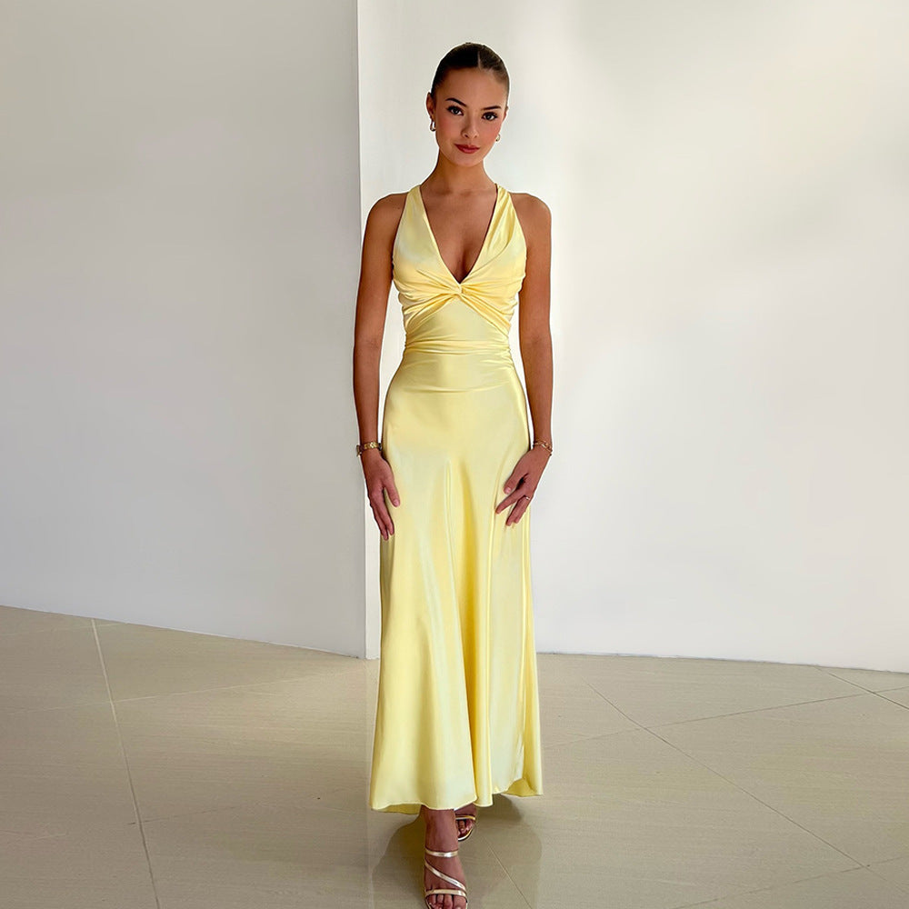 Ladies Elegant Halter Evening Dress with Open Back – Perfect for Gala or Special Occasions