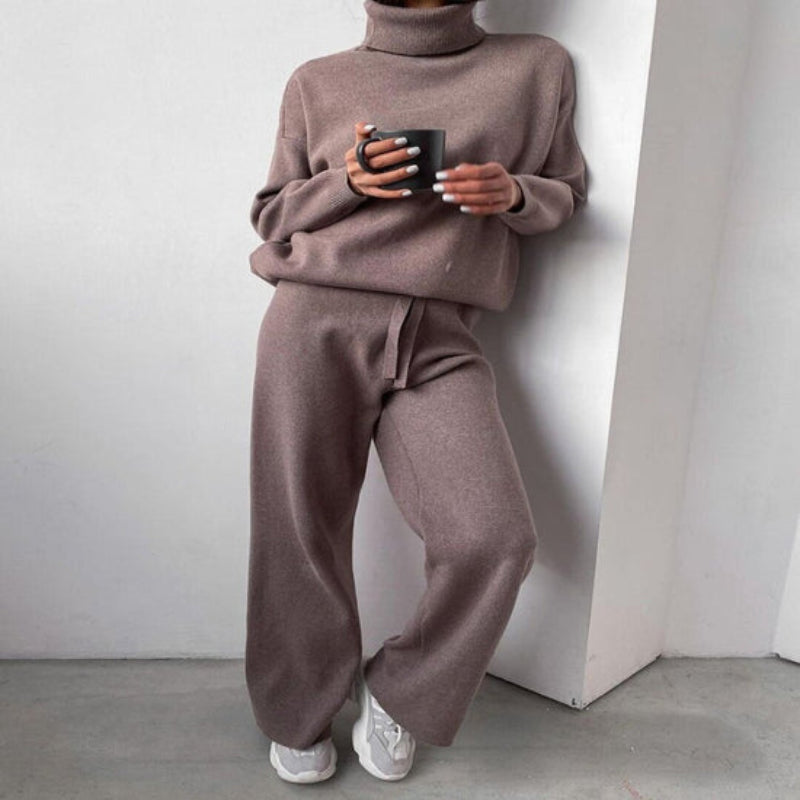 Women's Lounge Set with Turtleneck – Casual & Comfortable Homewear for Every Day