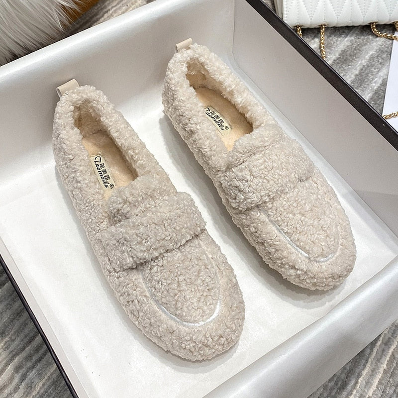 Women's Plush Slippers Comfortable Slip-Ons for Home
